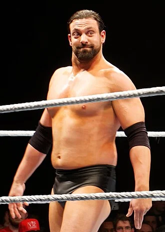 Aron Stevens height profile photo