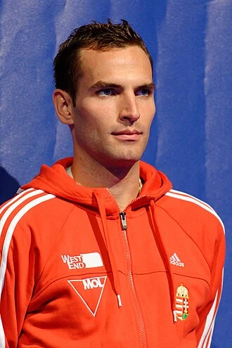 Áron Szilágyi height profile photo