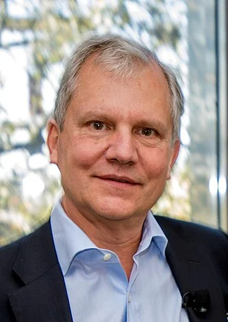Arthur Ochs Sulzberger Jr. height profile photo