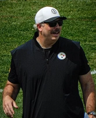 Arthur Smith (American football, born 1982) height profile photo