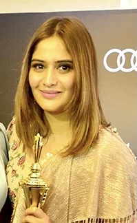 Arti Singh height profile photo