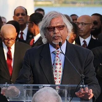 Arun Manilal Gandhi height profile photo