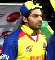 Arya (actor) height profile photo