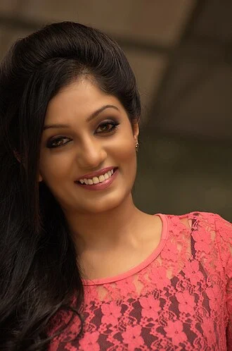 Arya (actress) height profile photo