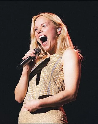 Ashe (singer) height profile photo