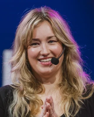 Ashley Johnson height profile photo