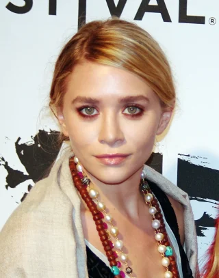 Ashley Olsen height profile photo
