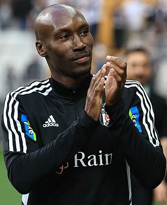Atiba Hutchinson height profile photo