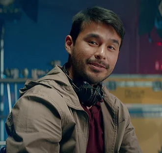 Atom Araullo height profile photo