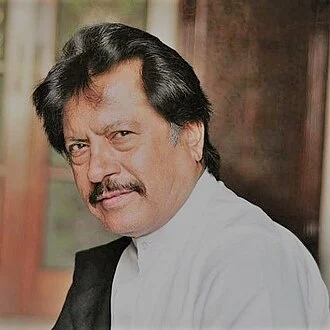 Attaullah Khan Esakhelvi height profile photo