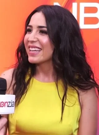 Audrey Esparza height profile photo