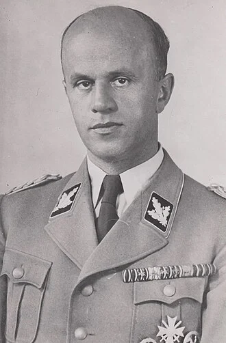 August Frank height profile photo