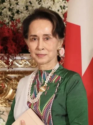 Aung San Suu Kyi height profile photo