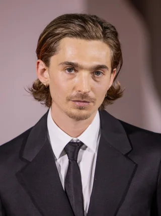 Austin Abrams height profile photo