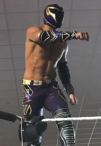 Axiom (wrestler) height profile photo