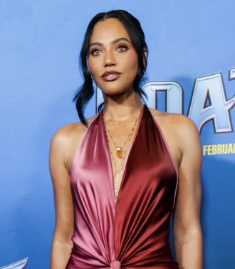 Ayesha Curry height profile photo