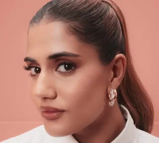 Ayesha Madon height profile photo