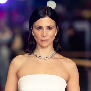 Aylin Tezel height profile photo