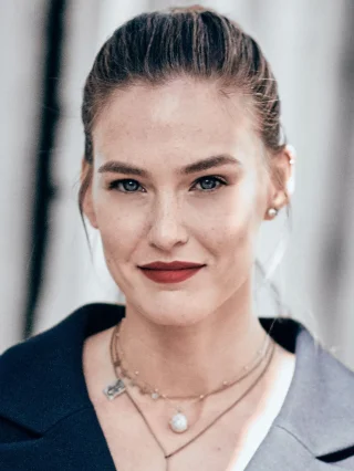 Bar Refaeli height profile photo