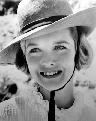 Barbara Babcock height profile photo