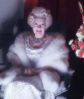Barbara Cartland height profile photo