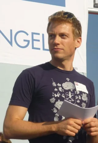 Barrett Foa height profile photo