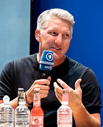Bastian Schweinsteiger height profile photo