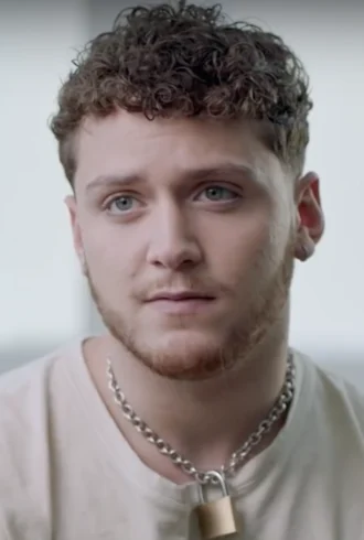 Bazzi (singer) height profile photo