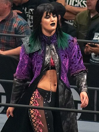 Bea Priestley height profile photo