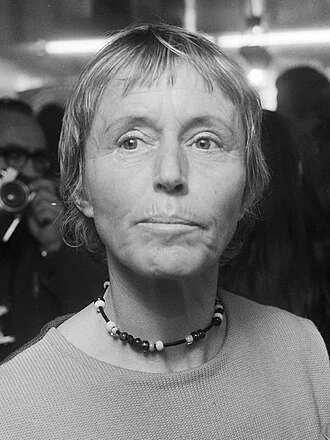 Beate Uhse-Rotermund height profile photo