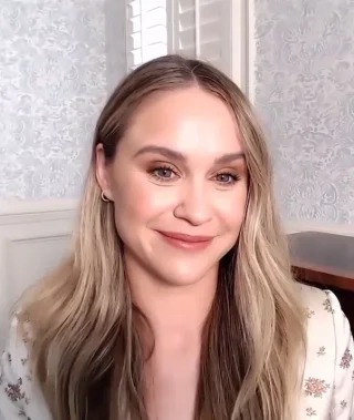 Becca Tobin height profile photo