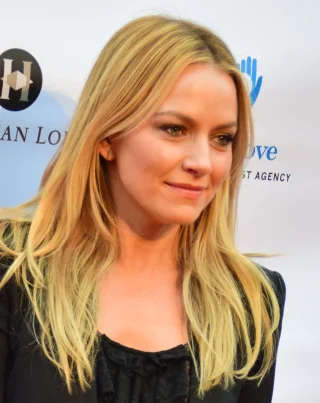 Becki Newton height profile photo