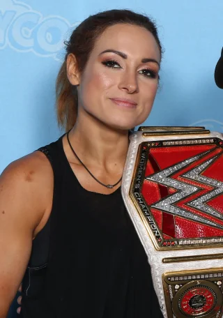 Becky Lynch height profile photo