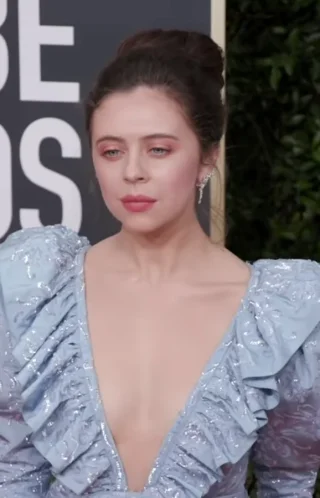 Bel Powley height profile photo