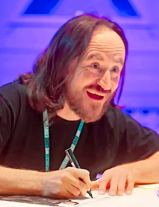 Ben Crompton height profile photo