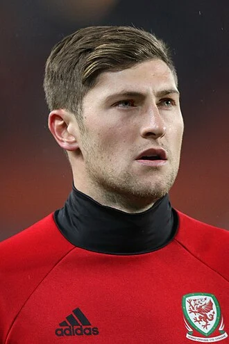 Ben Davies (footballer, born 1993) height profile photo