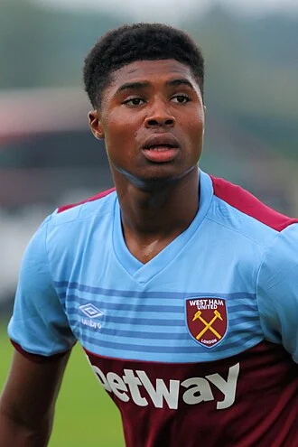 Ben Johnson (footballer, born 2000) height profile photo