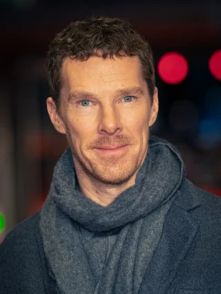 Benedict Cumberbatch height profile photo