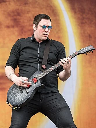 Benjamin Burnley height profile photo