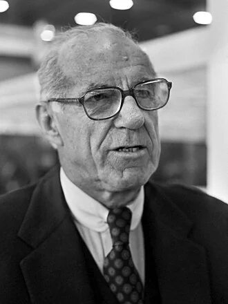 Benjamin Spock height profile photo