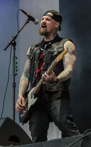 Benji Madden height profile photo