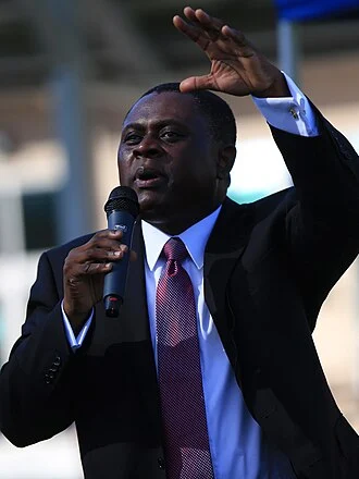 Bennet Omalu height profile photo