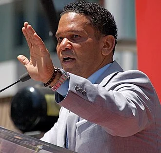 Benny Medina height profile photo