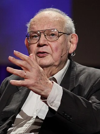 Benoit Mandelbrot height profile photo