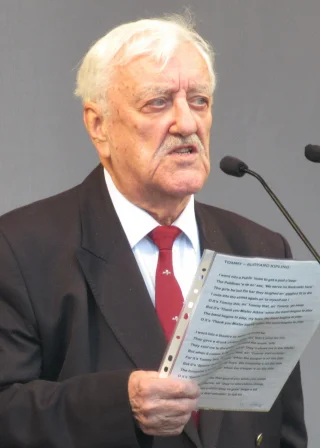 Bernard Cribbins height profile photo