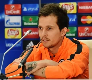 Bernard (footballer) height profile photo