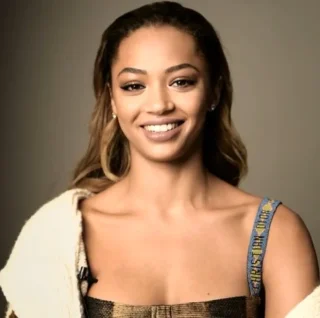 Berta Vázquez height profile photo