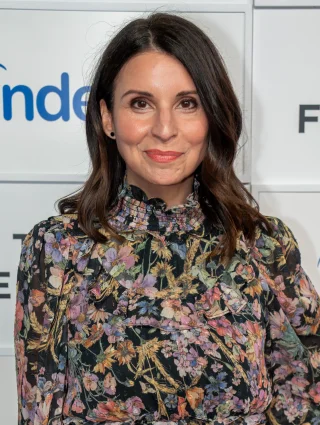 Beth Dover height profile photo