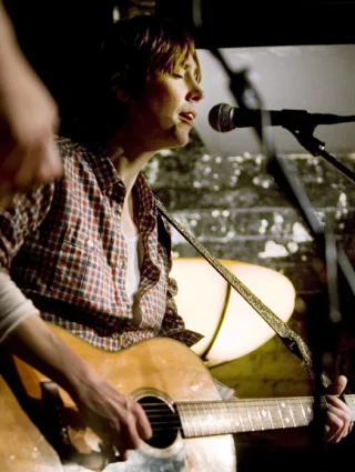 Beth Orton height profile photo