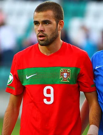 Betinho (footballer, born 1993) height profile photo